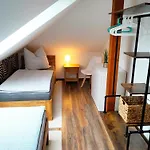 Am Waldesrand - Garten, Terrasse, Grill, Luftkuehler, Massagesessel, Kinderspielecke, Spielekonsole Котбус