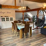 Am Waldesrand - Garten, Terrasse, Grill, Luftkuehler, Massagesessel, Kinderspielecke, Spielekonsole