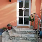 Am Waldesrand - Garten, Terrasse, Grill, Luftkuehler, Massagesessel, Kinderspielecke, Spielekonsole Κότμπους