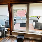 Appartement Am Waldesrand - Garten, Terrasse, Grill, Luftkuehler, Massagesessel, Kinderspielecke, Spielekonsole