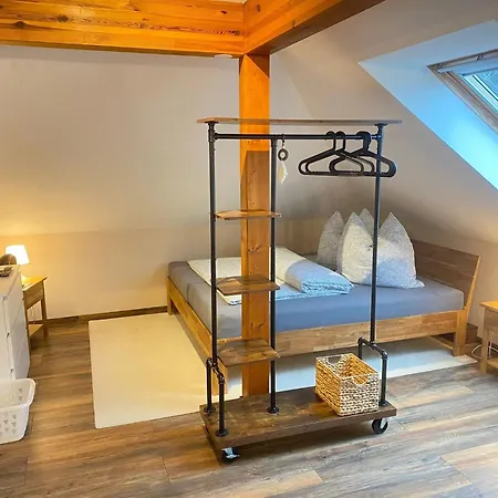 Am Waldesrand - Garten, Terrasse, Grill, Luftkuehler, Massagesessel, Kinderspielecke, Spielekonsole