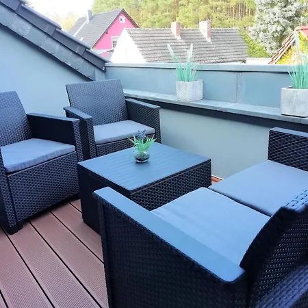 Am Waldesrand - Garten, Terrasse, Grill, Luftkuehler, Massagesessel, Kinderspielecke, Spielekonsole