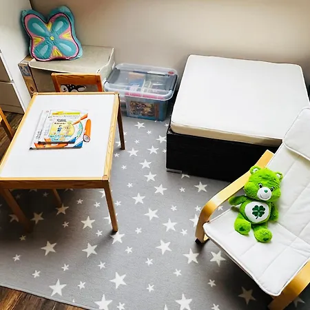 Am Waldesrand - Garten, Terrasse, Grill, Luftkuehler, Massagesessel, Kinderspielecke, Spielekonsole *