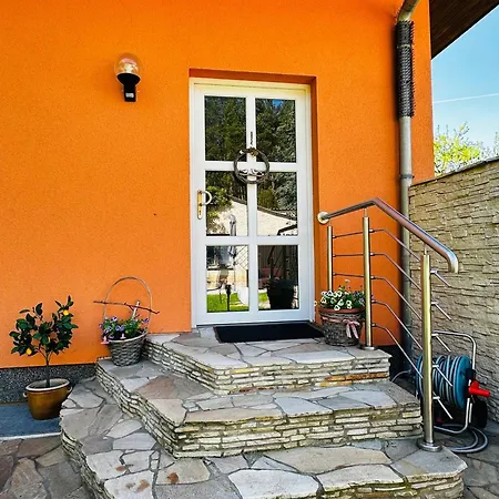 Am Waldesrand - Garten, Terrasse, Grill, Luftkuehler, Massagesessel, Kinderspielecke, Spielekonsole Κότμπους