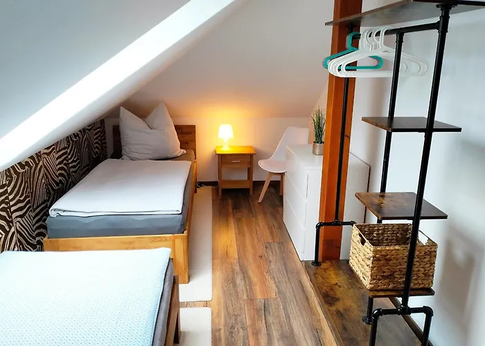 Am Waldesrand - Garten, Terrasse, Grill, Luftkuehler, Massagesessel, Kinderspielecke, Spielekonsole Chociebuż