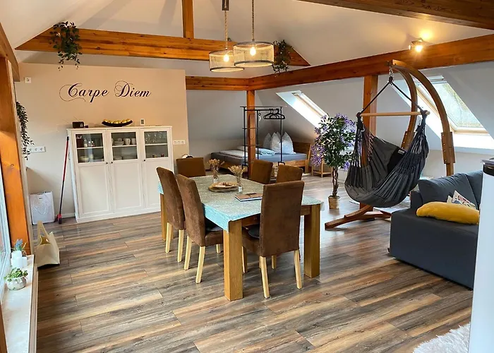 Am Waldesrand - Garten, Terrasse, Grill, Luftkuehler, Massagesessel, Kinderspielecke, Spielekonsole