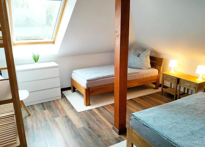 Apartament Am Waldesrand - Garten, Terrasse, Grill, Luftkuehler, Massagesessel, Kinderspielecke, Spielekonsole *