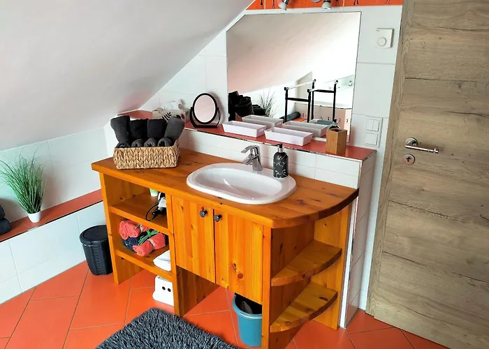 شقة Am Waldesrand - Garten, Terrasse, Grill, Luftkuehler, Massagesessel, Kinderspielecke, Spielekonsole كوتبوس