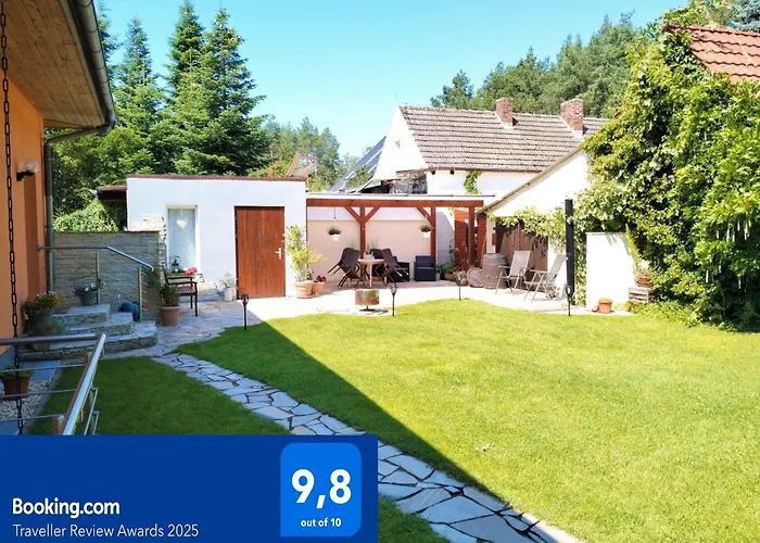 Am Waldesrand - Garten, Terrasse, Grill, Luftkuehler, Massagesessel, Kinderspielecke, Spielekonsole * Chociebuż